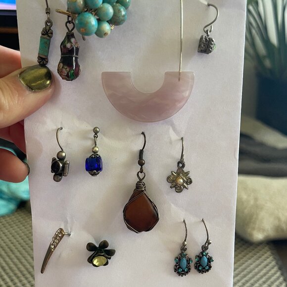 Free earrings with any clothing purchase! - Picture 10 of 10